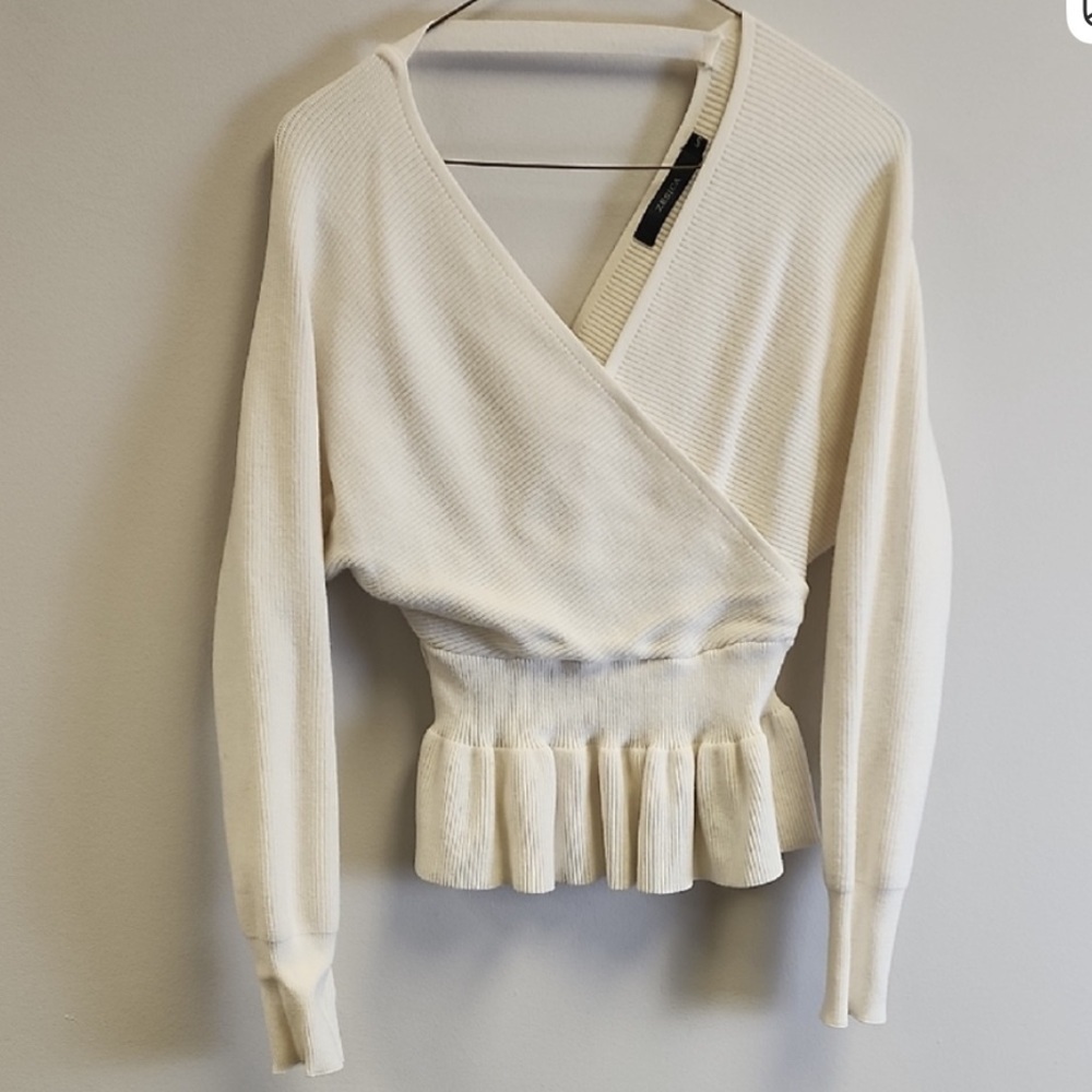 Zesica Ribbed Cream Sweater Small